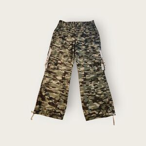 Vintage Y2k Express green camo print silky low rise cargo pants Size 2